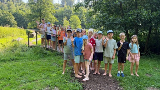 Klassenfoto der 2 b der Kneipp Grundschule Bad Wünnenberg