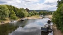 Boote liegen im toten Rheinarm nahezu auf Grund