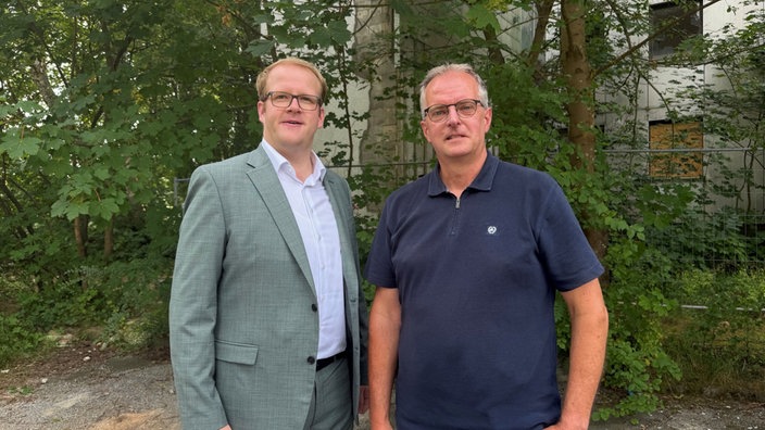 Der Bürgermeister von Bad Driburg und der Abteilungsleiter des Liegenschaftsamtes Thomas Emerich.