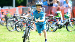 Radfahren beim Indeland-Triathlon