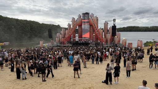Fans beim Nibiiri-Festival 2026