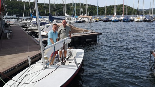 Mario Rothe und Günter Becker sind das Team der Segelschule "RurseeZeit"