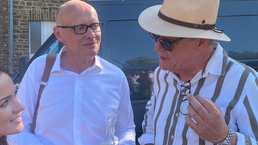 Bürgermeister Sebastian Glatzel im Gespräch mit Anwesenden