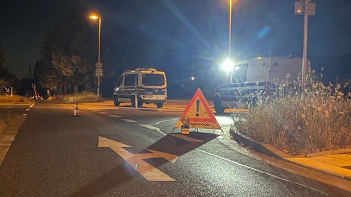 Kontrollposten am Anna-Gelände bei Nacht