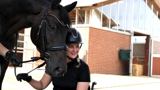 Dressur-Reiterin Annika Brunkhorst mit ihrem Pferd 