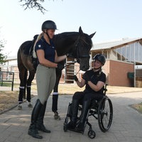 Reiterin Annika Brunkhorst und Equipechefin Nachwuchs Para-Dressur Simone Krychowski