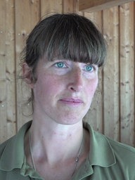 Das Bild zeigt die Tierpflegerin Denise Vecchio aus dem Aachener Tierpark