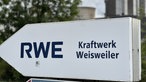 Ein Schild vom Kraftwerk Weisweiler