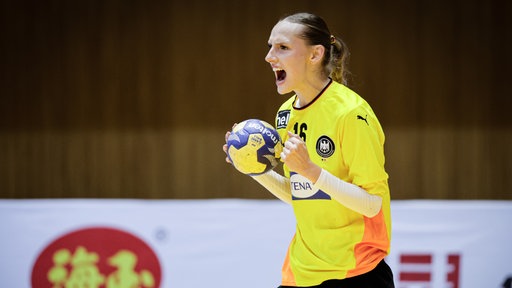 Torfrau Lena Lindemann freut sich über den Sieg