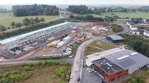 Fabrikhallen werden gebaut, Sicht aus der Vogelperspektive