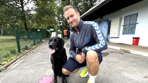 Daniel Brunsch und Labrador Luke