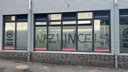 Die Vandalismusschäden an Kollegahs Fitnessstudio.