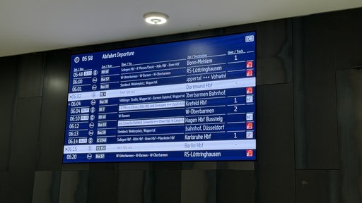 Abfahrtsanzeige Wuppertaler Bahnhof 