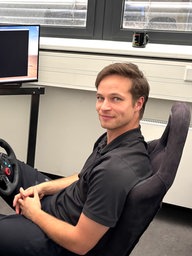 Raphael Korbmacher im Robotersimulator