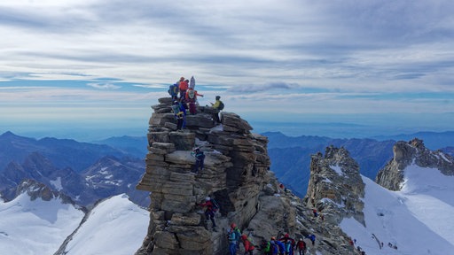 Bergsteiger auf dem Gipfel des Gran Paradiso