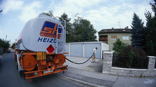 Heizöltanker vor Wohngebäude
