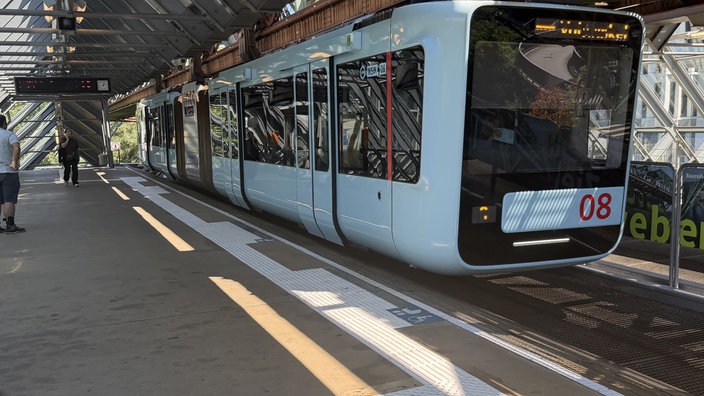  Schwebebahnstation in Wuppertal-Elberfeld