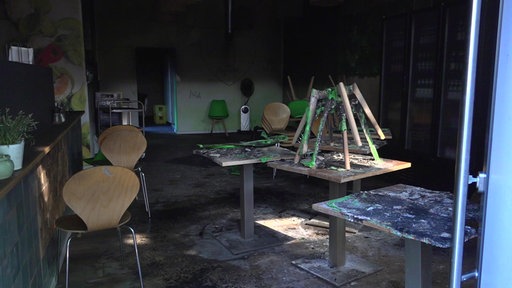 Zerstörungen nach einem Brand in einem Restaurant