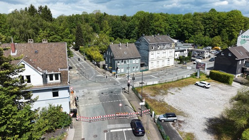 Ein Bild vom Wiedener Kreuz aus der Vogelperspektive.