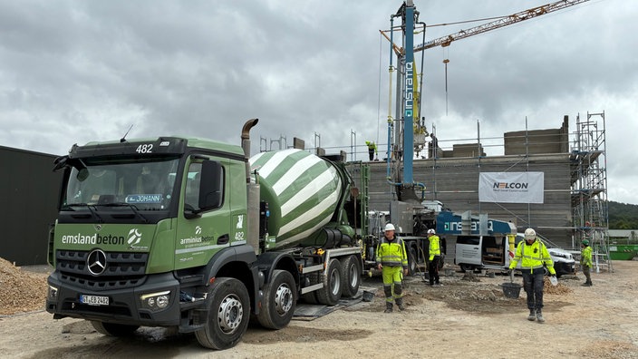 Auf der Baustelle zum ersten Gewerbegebäude aus dem 3D-Drucker