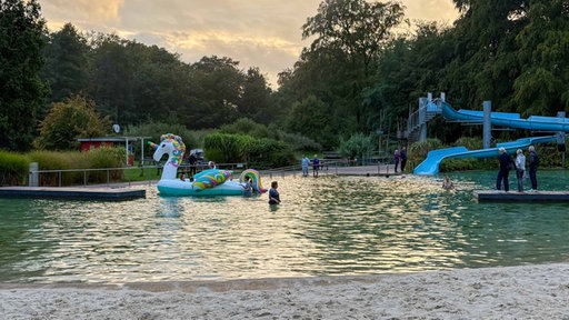 Heißer Sommer sorgte für volle Becken 