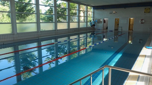 Das alte Lehrschwimmbecken in Langenberg.