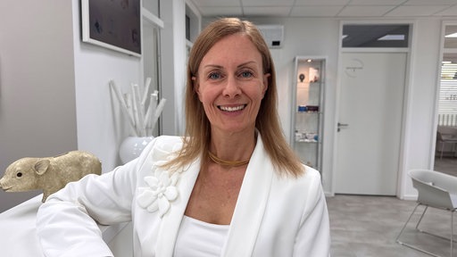 Porträt von Praxisinhaberin Anne Frinken