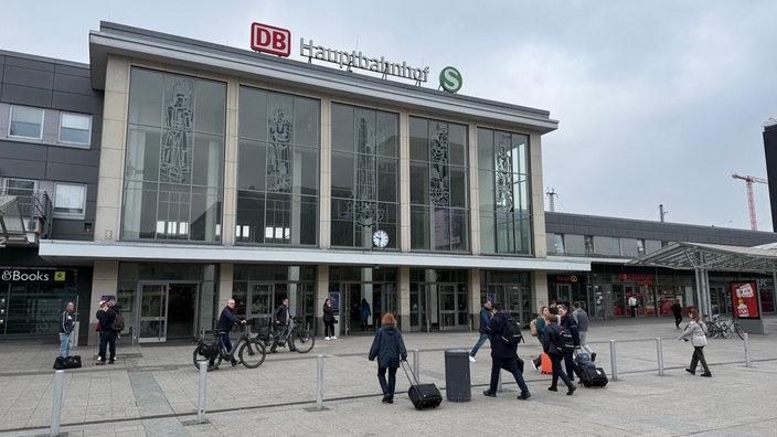 Dortmunder Hauptbahnhof von aussen