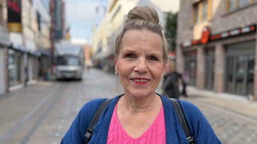 Maria Schlicht in der Dortmunder Fußgängerzone