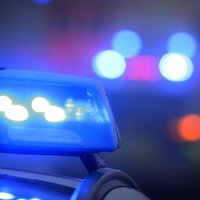 Auf dem Bild ist ein leuchtendes Blaulicht zu sehen