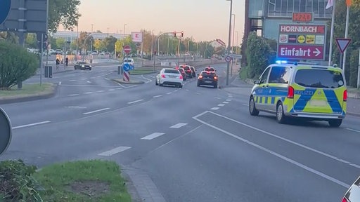 Polizei verfolgt den Wagen