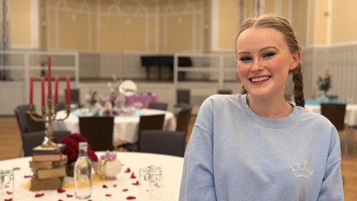 Jolene Weber lächelt in die Kamera.