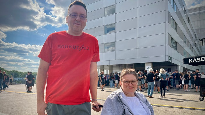 Daniela und Thorsten am Stadion