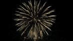 Goldenes Feuerwerk bei der Rheinkirmes 