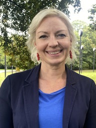 Bürgermeisterin Clara Gerlach im Volksgarten