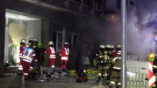 Vier Obdachlose aus Lost Place nach Brand von Feuerwehr gerettet