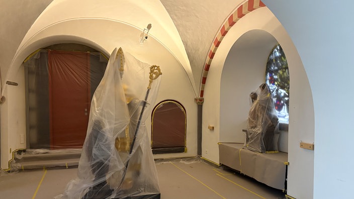 Abgedeckte Ausstellunsgstücke