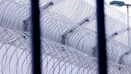 Stacheldrahtzaun an der JVA Willich