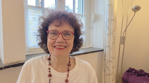 Nahaufnahme von Claudia Schrimpf vom Verein Frauen helfen Frauen