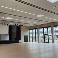 Die neue Aula der Katharina-Henoth-Gesamtschule