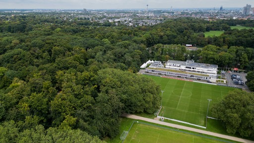 Das Trainingsgelände des 1. FC Kölns aus der Vogelperspektive.
