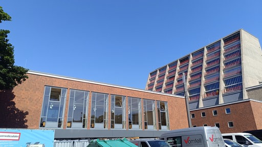 Das sanierte Gebäude des Schauspielhaus Köln von außen