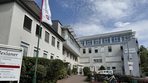 Frontalansicht des St. Remigius Krankenhaus in Leverkusen