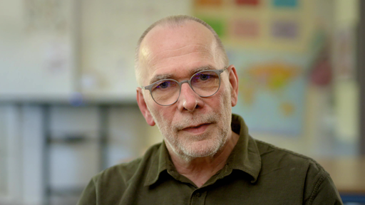 Schulleiter Martin Süsterhenn in der Katharina-Henoth-Gesamtschule in Köln-Kalk