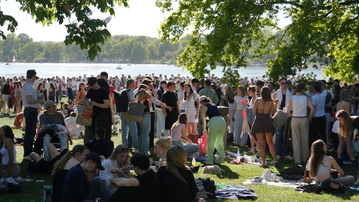 Volle Wiesen am Aasee Münster