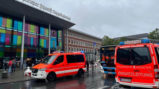 Großer Einsatz von Feuerwehr und Rettungsdienst vorm Hauptbahnhof