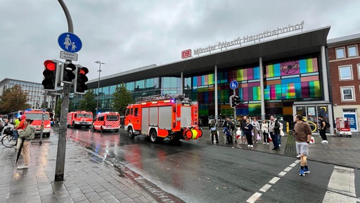 Großer Einsatz von Feuerwehr und Rettungsdienst vorm Hauptbahnhof