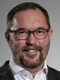 Thomas Lorig schaut in die Kamera.