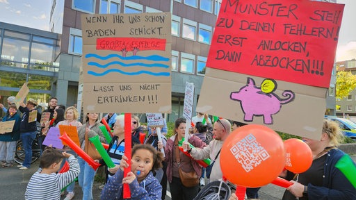 Protestschilder der Tageseltern in Münster.