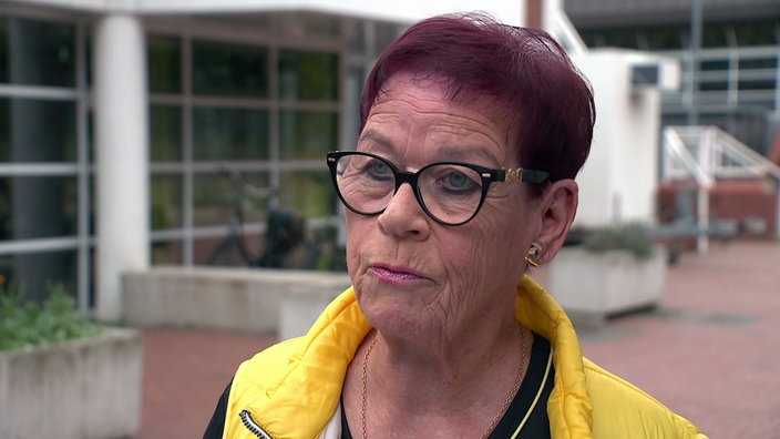 Irmgard Müssig schaut in die Kamera.